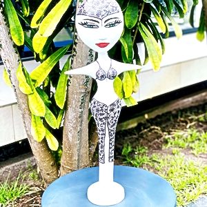 Petite poupée ashanti customisée
